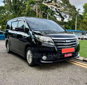Toyota Noah 2014 Van (Used)