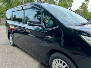 Toyota Noah 2014 Van (Used)