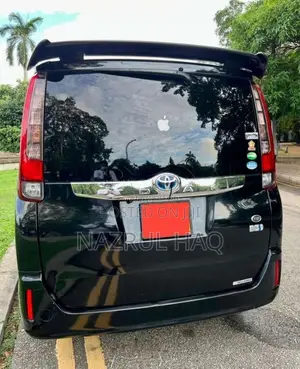 Toyota Noah 2014 Van (Used)