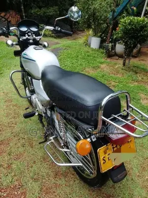 Bajaj Boxer 2004 Motorbike (Used)