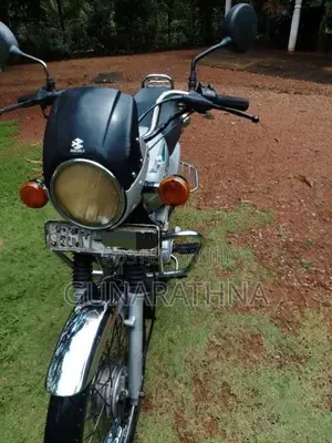 Bajaj Boxer 2004 Motorbike (Used)