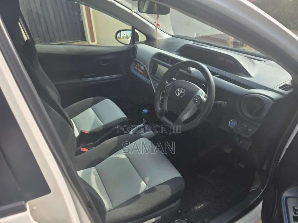 Toyota Aqua 2014 Car (Used)