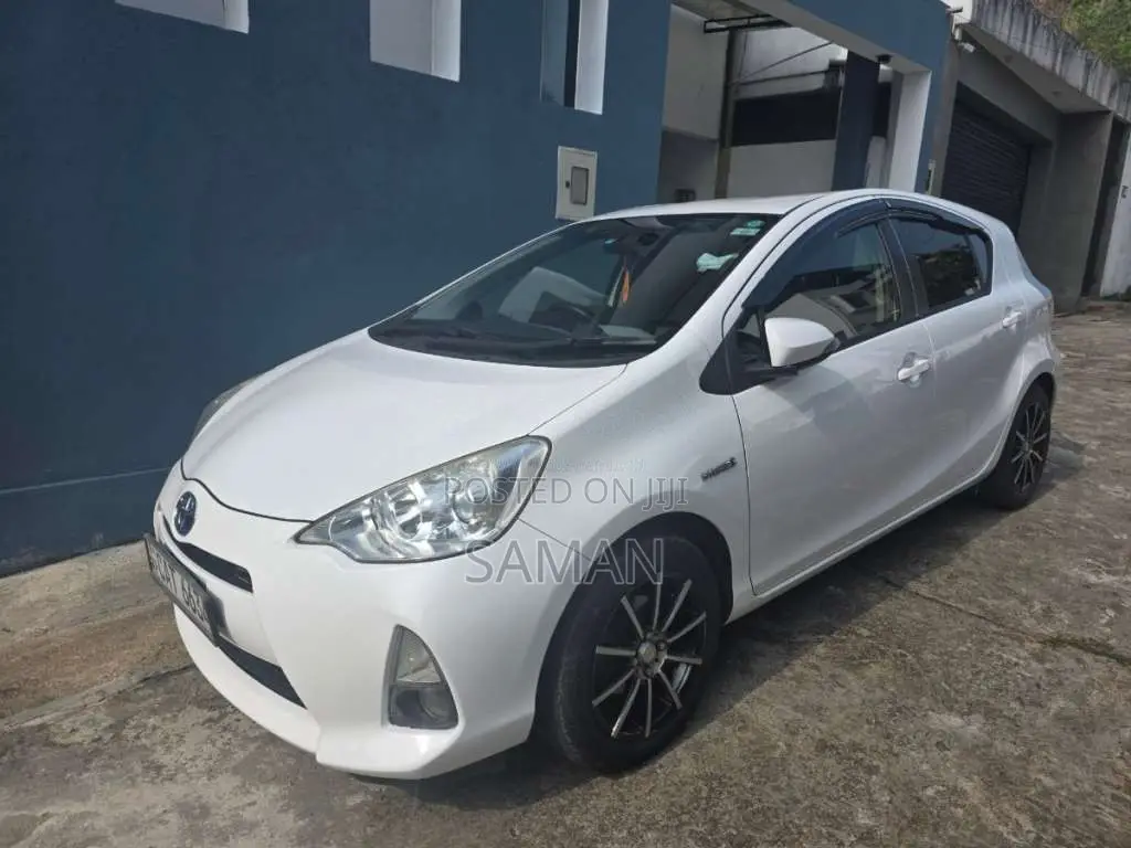 Toyota Aqua 2014 Car (Used)