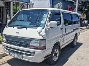 Toyota Lh119 Dolphin 1992 Van (Used)