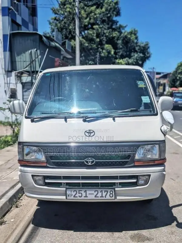 Toyota Lh119 Dolphin 1992 Van (Used)