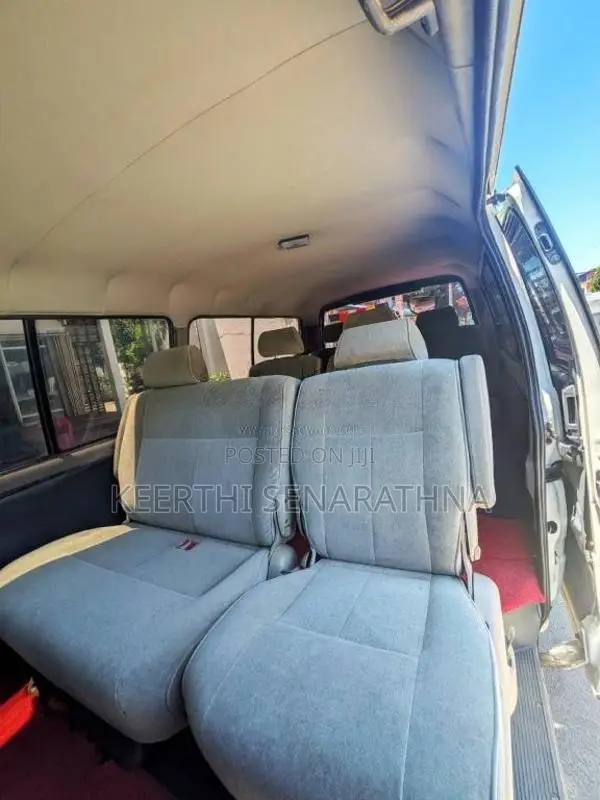 Toyota Lh119 Dolphin 1992 Van (Used)