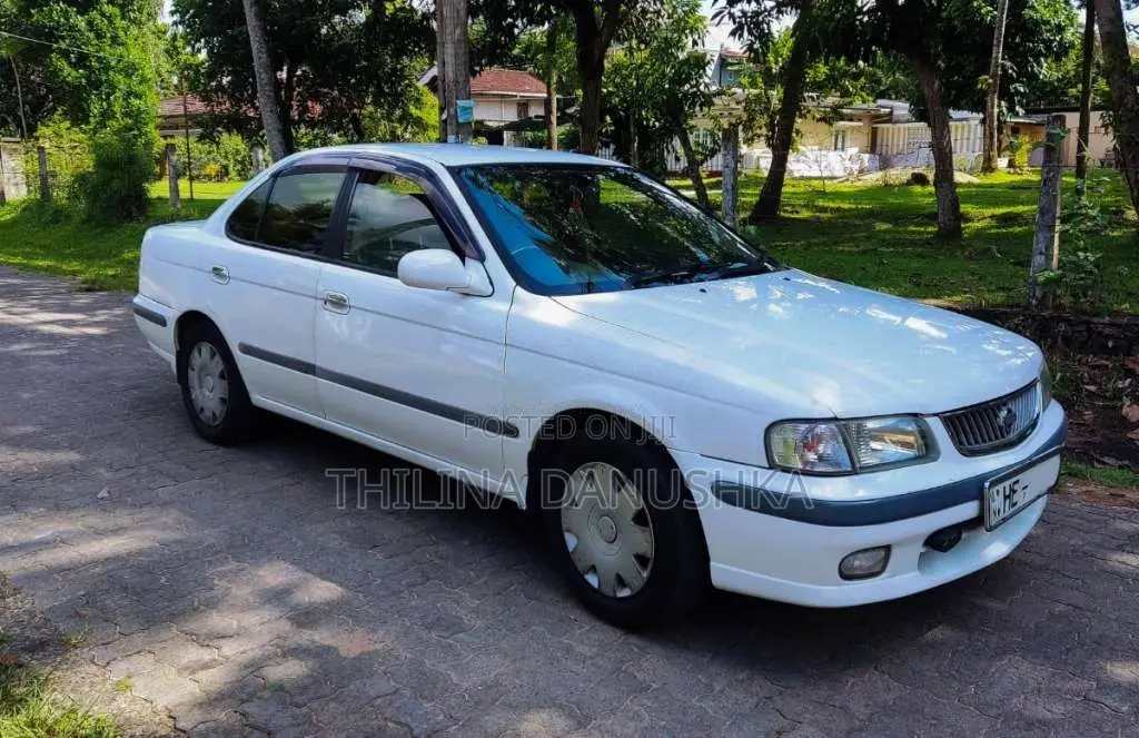 Nissan FB15 2000 Car (Used)