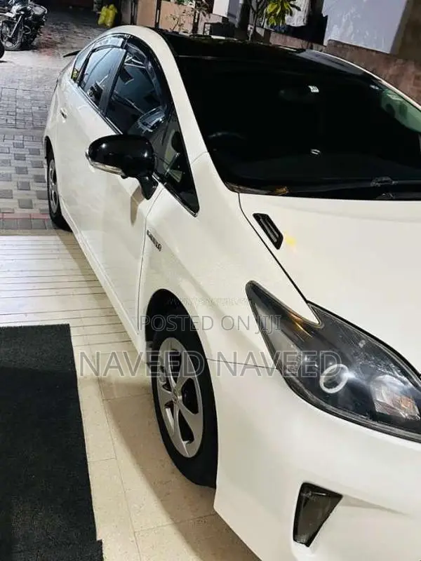 Toyota Prius 2013 Car (Used)