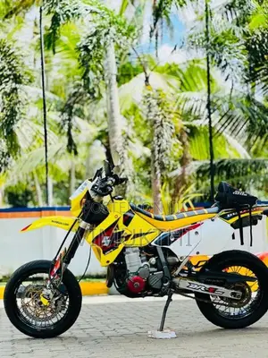 Suzuki Drz 2012 Motorbike (Used)
