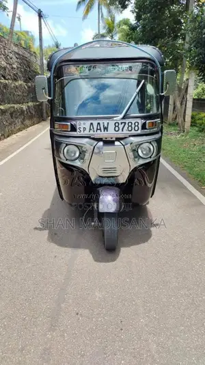 Bajaj 4 Stroke 2015 Three Wheel (Used)