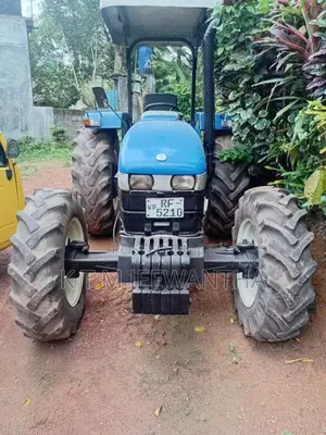 New-Holland 7500 2016 Tractor (Used)
