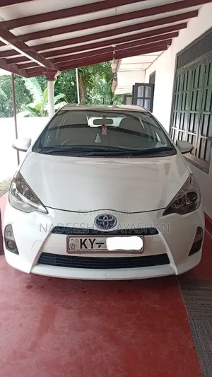 Toyota Aqua 2012 White