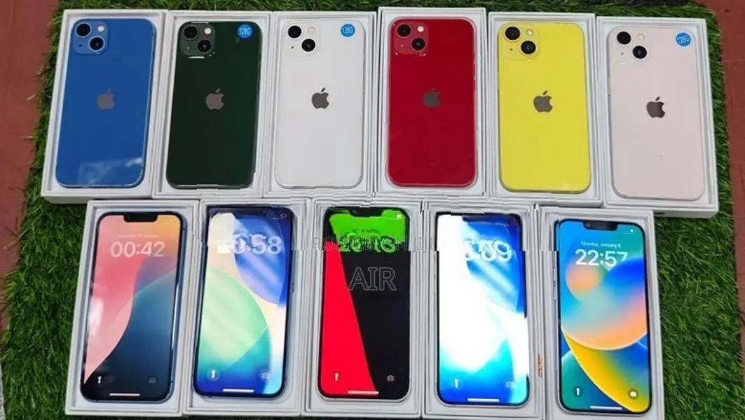 Apple iPhone 13 128GB (Refurbished)