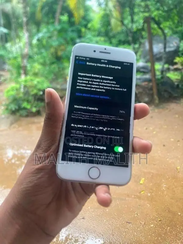 Apple iPhone 8 (Used)
