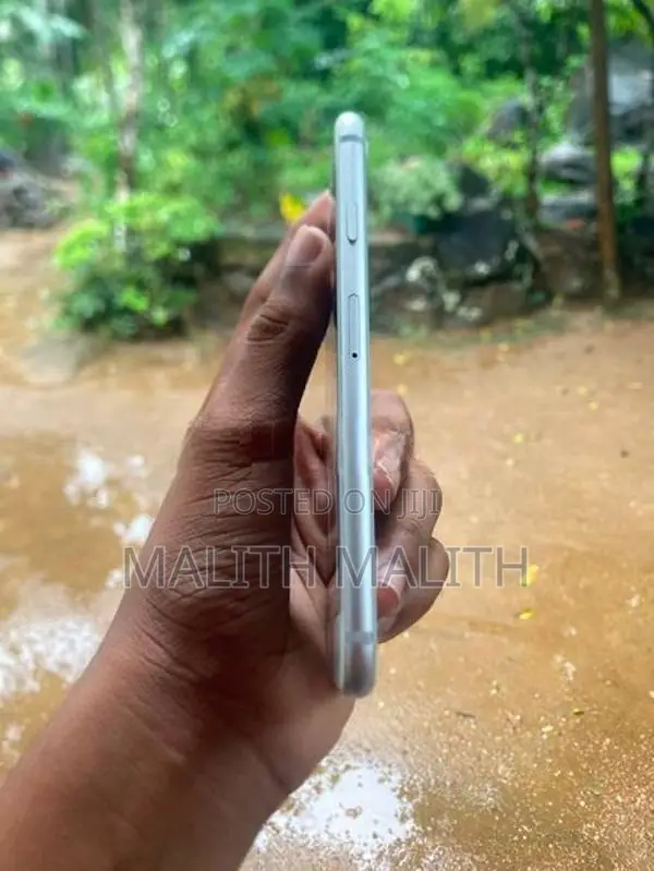 Apple iPhone 8 (Used)