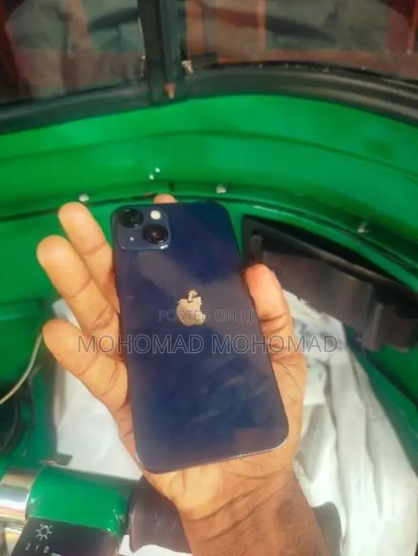 Apple iPhone 13 (Used)
