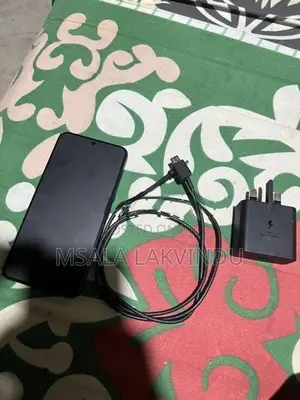 Samsung Galaxy S22 (Brand New)