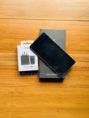 Samsung Galaxy S25 Ultra (Used)