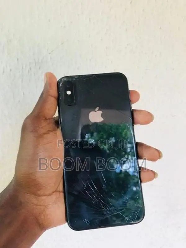 Apple iPhone XS 64GB (Used)