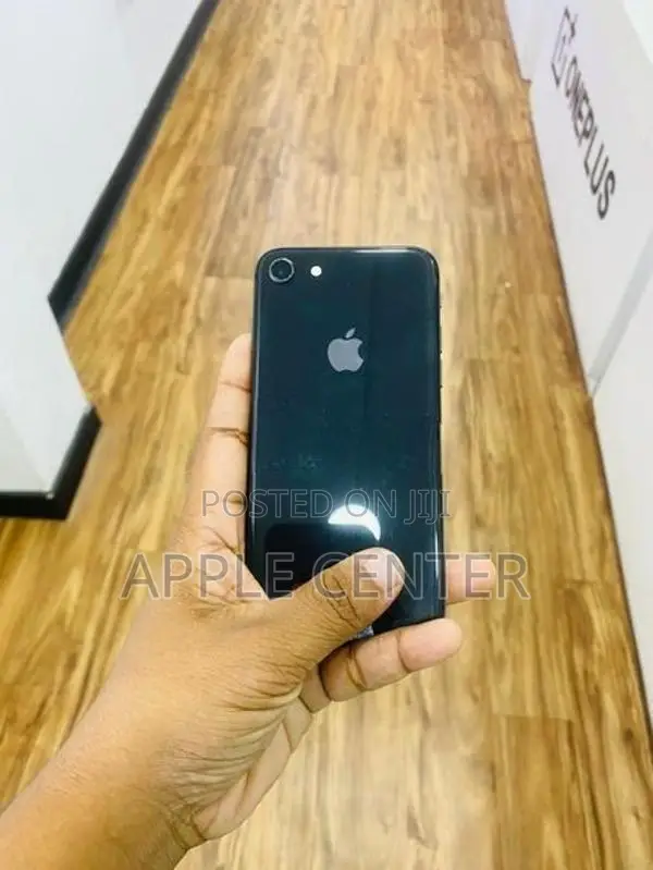 Apple iPhone 8 (Used)