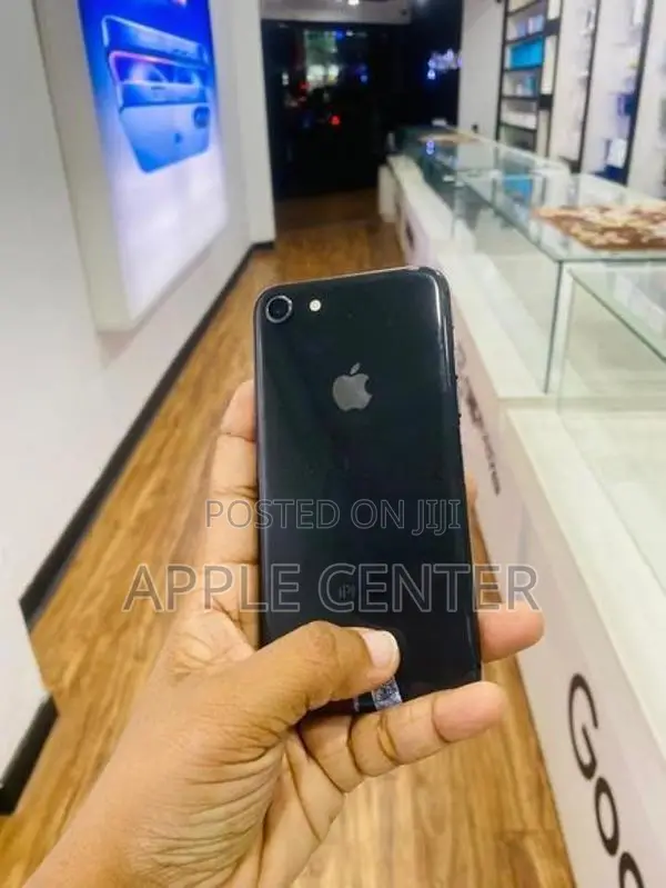 Apple iPhone 8 (Used)