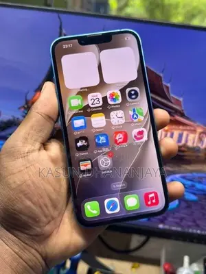 Apple iPhone 13 (Used)