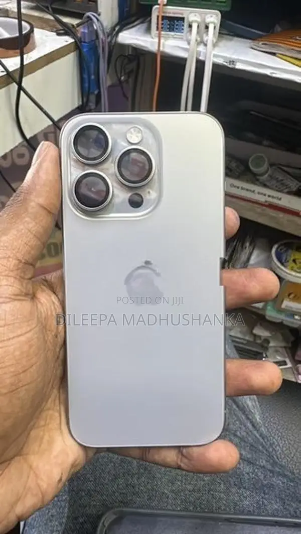 Apple iPhone 15 Pro (Used)