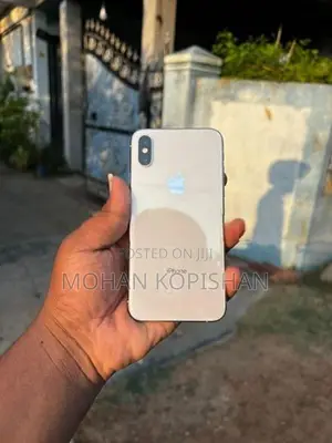 Apple iPhone XS (Used)