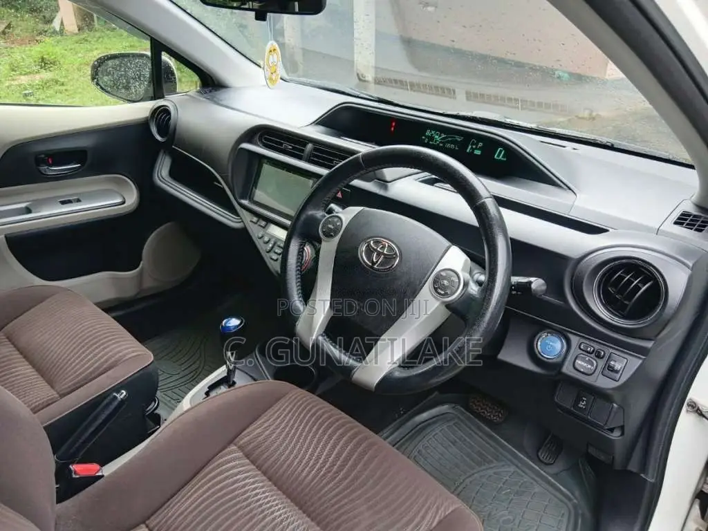 Toyota Aqua 2012 Car (Used)