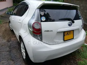 Toyota Aqua 2012 Car (Used)