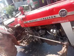 Massey-Ferguson 135 1990 Tractor (Used)