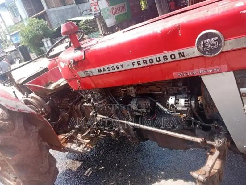 Massey-Ferguson 135 1990 Tractor (Used)