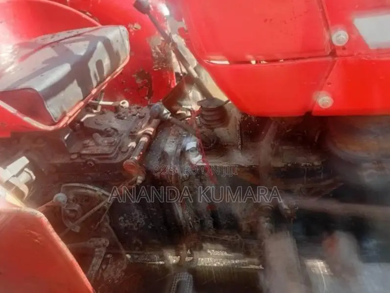Massey-Ferguson 135 1990 Tractor (Used)