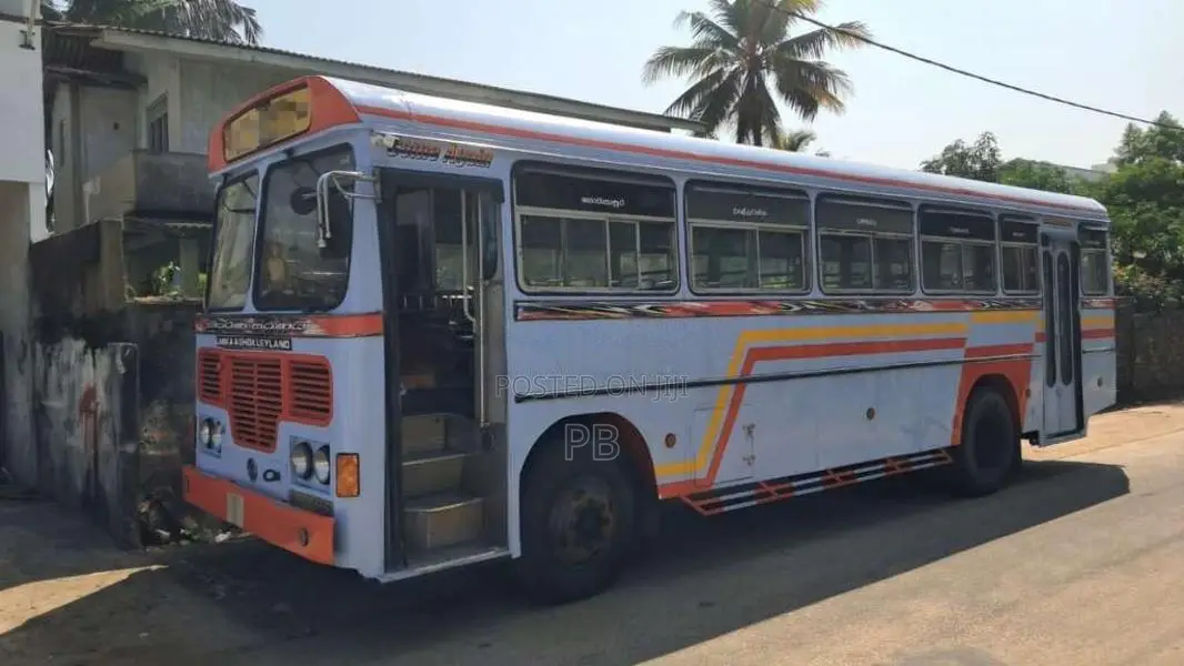 Ashok-Leyland Viking 2002 Bus (Used)