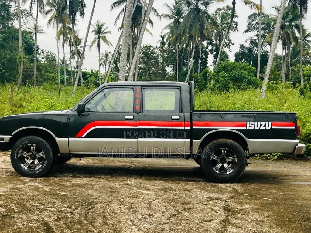 Isuzu Cad 1986 Crew Cab (Used)