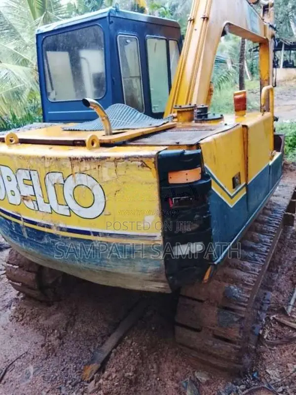 Kobelco Excavator 1997 Heavy-Duty (Used)