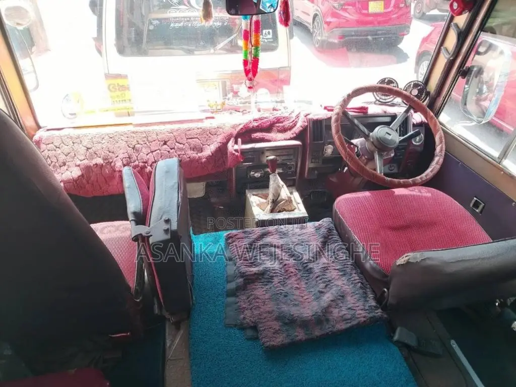 Isuzu Journey L 1980 Bus (Used)