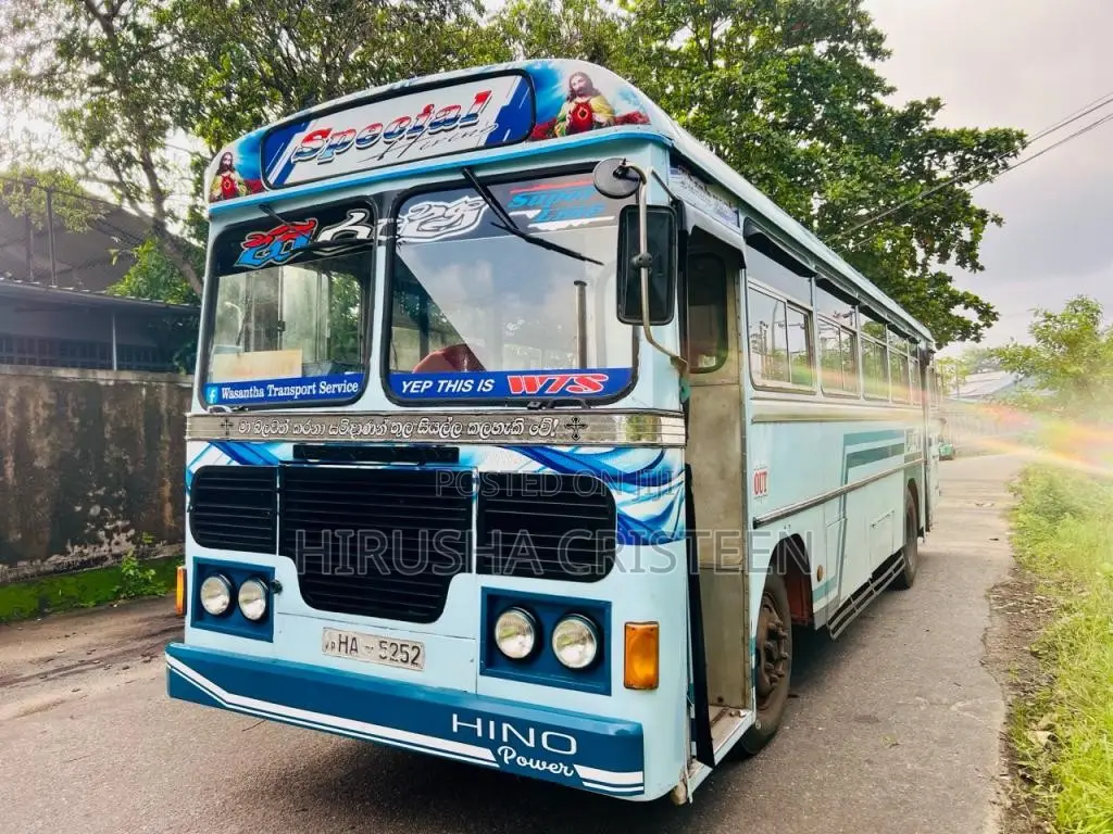 Ashok-Leyland Leyland 2002 Bus (Used)