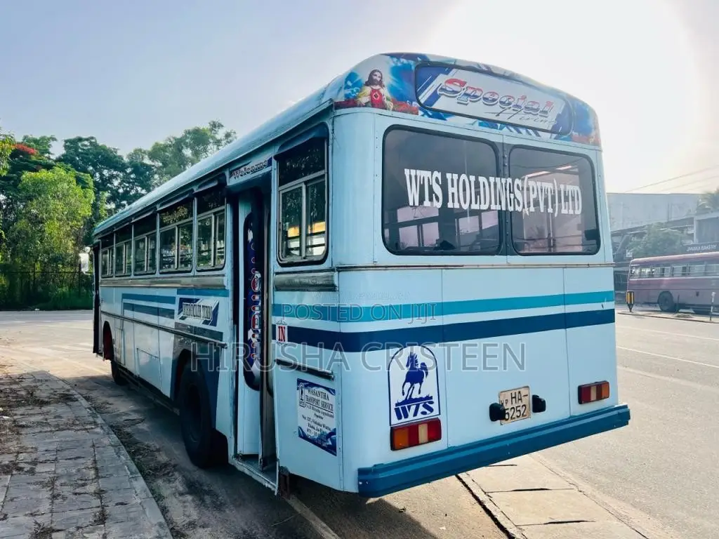 Ashok-Leyland Leyland 2002 Bus (Used)