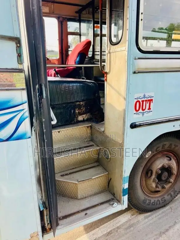 Ashok-Leyland Leyland 2002 Bus (Used)