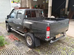 Nissan D21 1995 Pickup (Used)