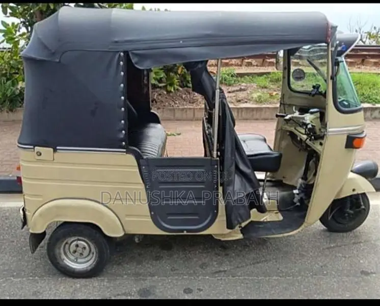 Bajaj 2 Stroke 2002 Three Wheel (Used)