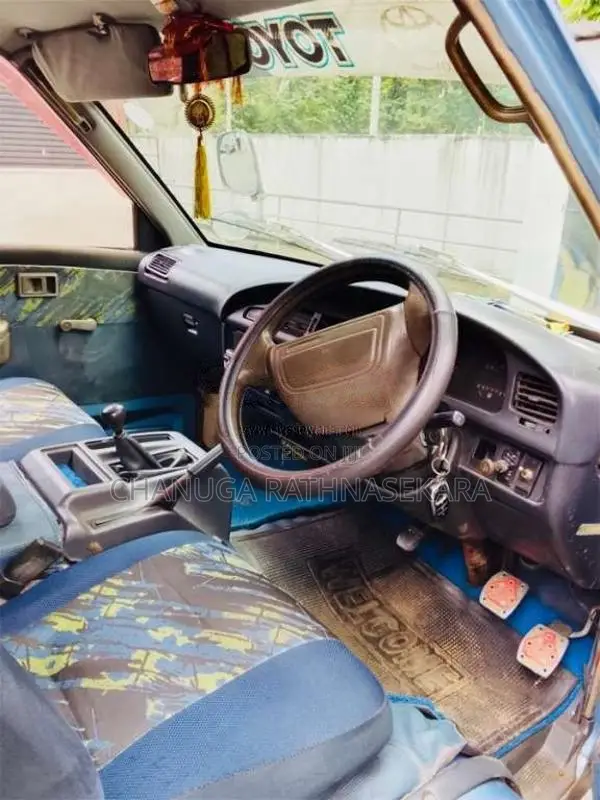 Toyota CR27 1991 Van (Used)