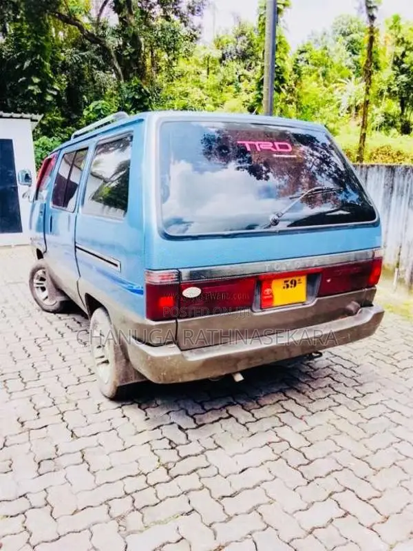 Toyota CR27 1991 Van (Used)