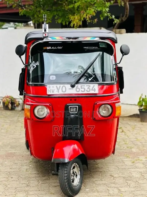 Bajaj RE 205 2011 Three Wheel (Used)