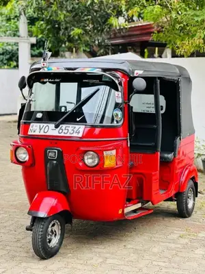 Bajaj RE 205 2011 Three Wheel (Used)