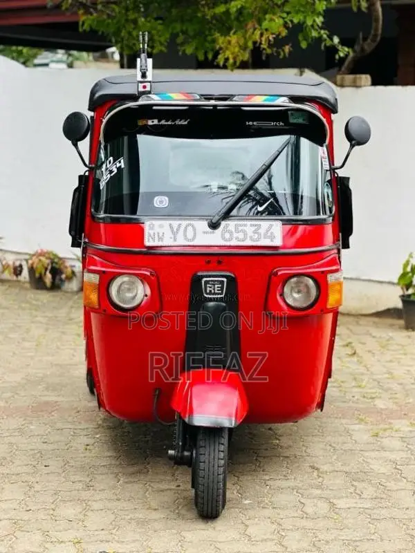 Bajaj RE 205 2011 Three Wheel (Used)