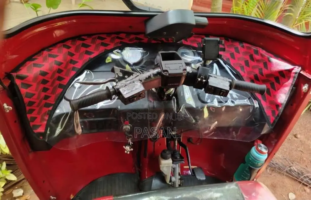 Bajaj RE 2012 Three Wheel (Used)
