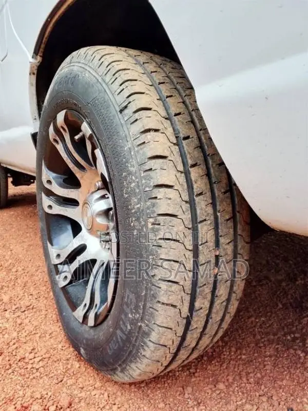 Toyota Lotto 1996 Van (Used)