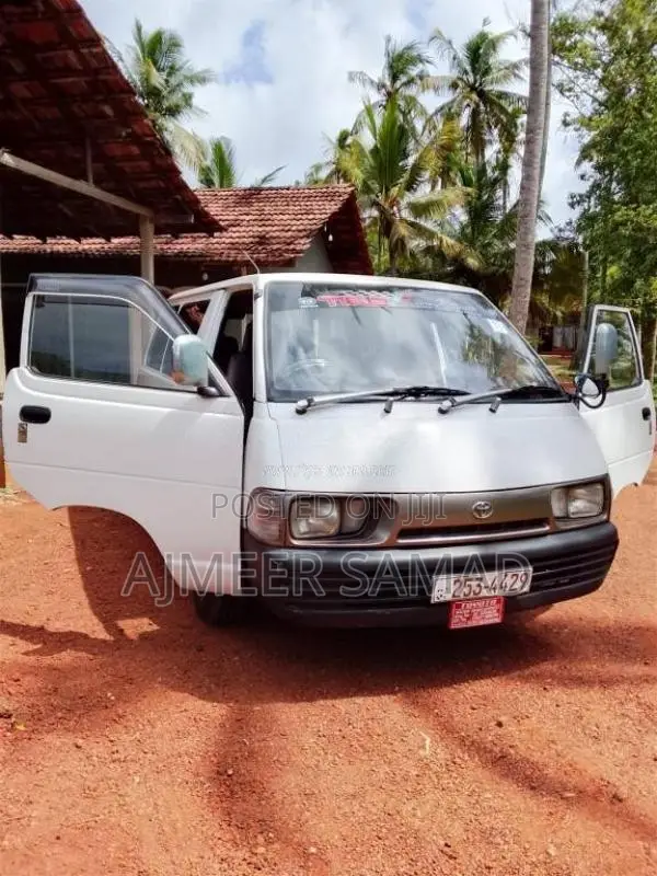 Toyota Lotto 1996 Van (Used)